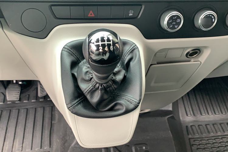 Used JMC Fushun 2025 2.0T 6MT Diesel Mid-Range Business-Class 9-Seater (Non-Commercial)
