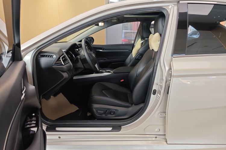 Used Toyota Camry 2019 Dual-Engine 2.5 HG Luxury Edition China VI Standard
