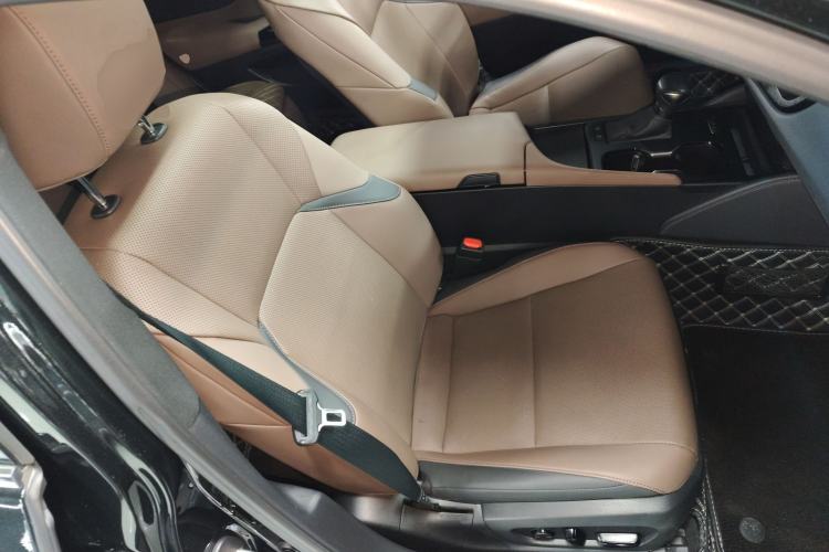 Used Lexus ES 2023 200 Excellence Edition