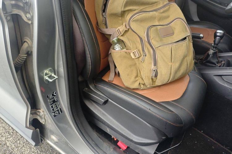 Used Wuling Hongguang S3 2019 1.5T Manual Comfort Edition China VI Standard