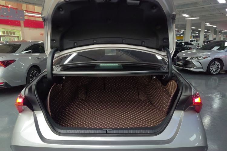 Used Toyota Avalon 2019 2.0L Luxury Edition China VI Standard Trunk
