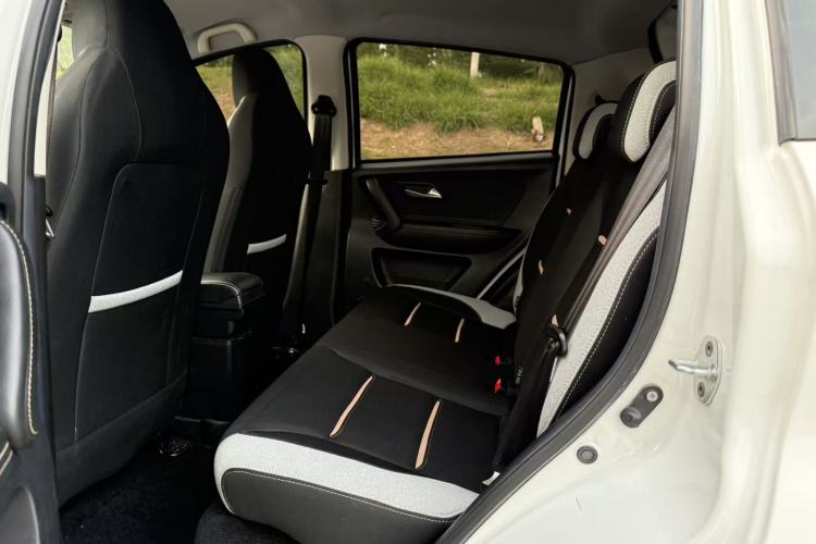 Used SOL E10X 2021 150 km Ambitious Trim Left Rear Seat