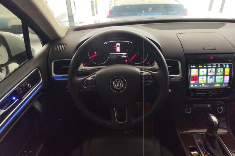 Used Volkswagen Touareg 2011 3.0 TSI Standard Version Steering Wheel