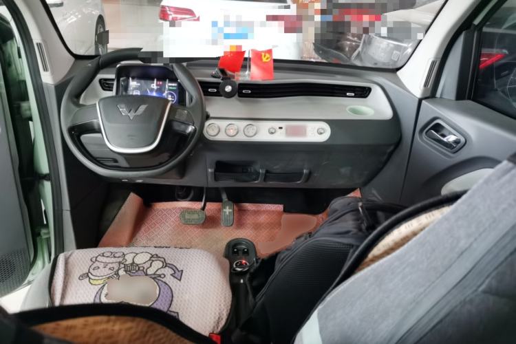 Used Wuling Hongguang MINIEV 2022 Macaron Fashion Model Lithium Iron Phosphate Center Console