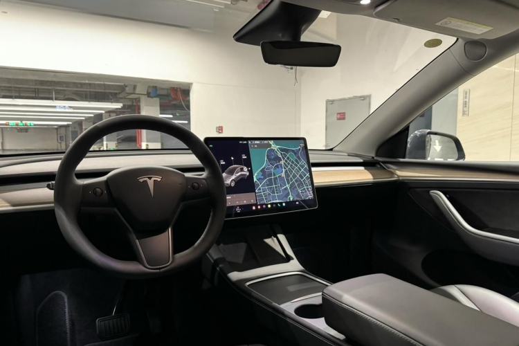 Used Tesla Model Y 2021 Standard Range Rear-Wheel Drive Version