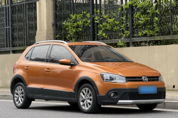 Used Volkswagen Polo 2016 1.6L Cross Polo Automatic Exterior 2