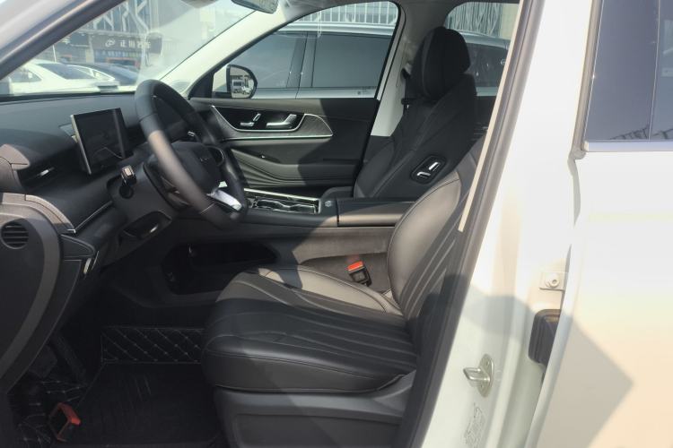 Used Chery Fengyun T9 2025 120 Long-Range Luxury Version 5 Seats Lithium Iron Phosphate