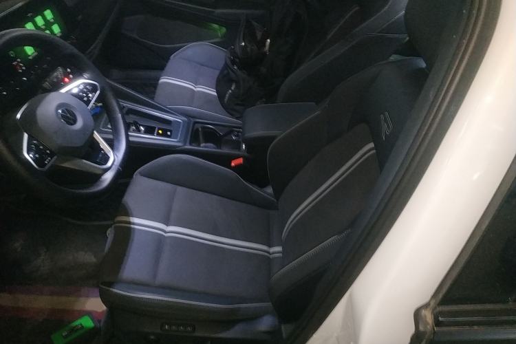 Used Volkswagen Golf 2023 Facelift 280TSI DSG R-Line Lite
