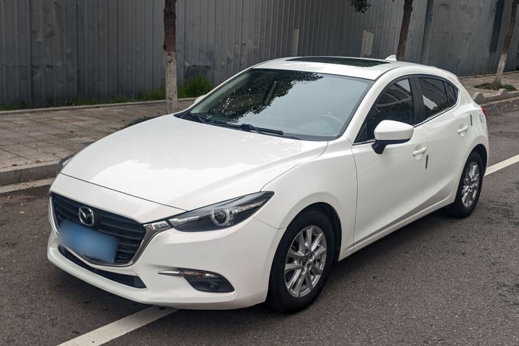 Used Mazda 3 Axela 2017 Hatchback 1.5L Automatic Luxury Model Emission Standard China V