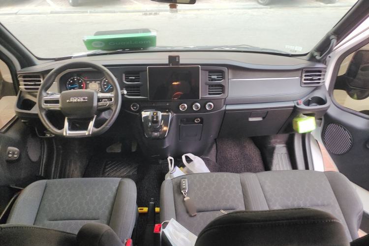 Used JMC Fushun 2023 2.0T Automatic Short-Wheelbase Low-Roof Commercial & Multi-Purpose Passenger Vehicle 6-Seater with Dual-Opening Tailgate Interior 2