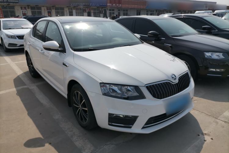 Used Skoda Octavia 2017 1.6L Manual Smart Drive Edition
