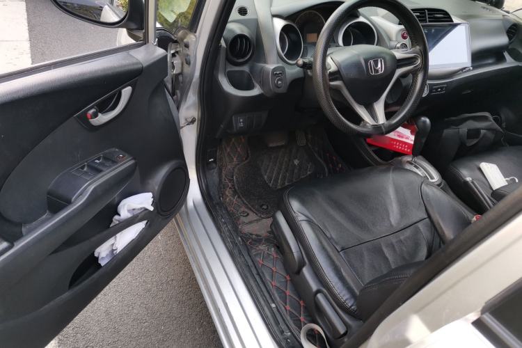 Used Honda Fit 2011 1.3L automatic comfort version Driver Seat