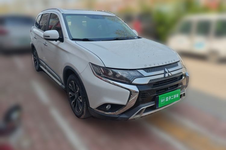 Used Mitsubishi Outlander 2019 2.4L 4x4 Zhi Xiang Edition 5 Seats China VI Standard
