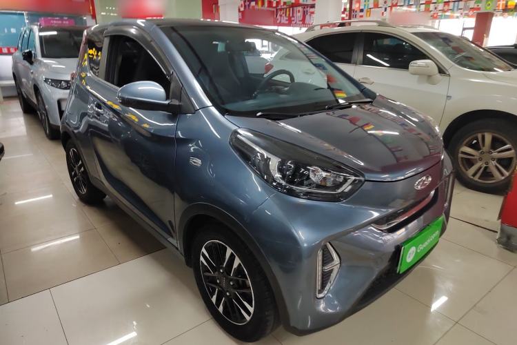 Used Chery QQ Little Ant 2022 Revised Version Sweet Pink Edition Half-Sugar Version Lithium Iron Phosphate 30.7 kWh 30 kW 301 km Front Right 45 Deg