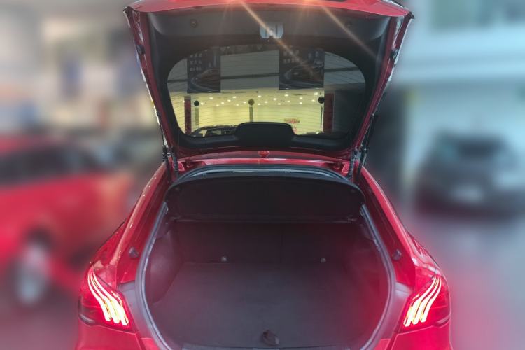 Used MG 6 New Energy 2020 1.5T Hybrid Leading Luxury Edition Trunk