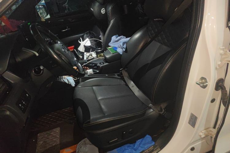 Used Kia KX7 2017 2.0T Automatic 4WD DLX 7-Seater Left Front Seat