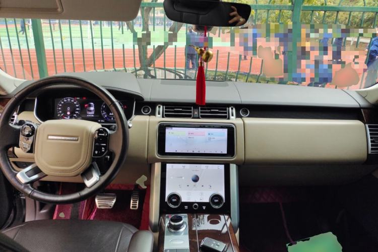 Used Land Rover Range 2020 3.0 L6 Long-Wheelbase Legacy Center Console