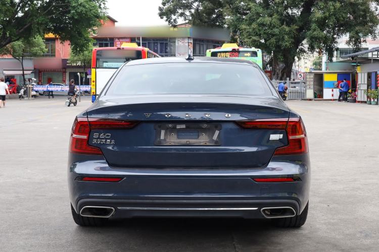 Used Volvo S60 New Energy 2022 T8 eDrive Hybrid All-Wheel Drive Smart Luxury Edition Exterior 4