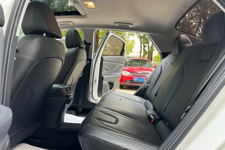 Used Hyundai Elantra 2022 1.5L CVT LUX Prestige Edition