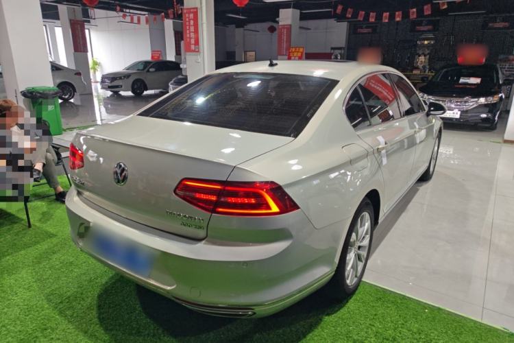 Used Volkswagen Magotan 2019 330TSI DSG Luxury Model China V Standard Rear Right 45 Deg