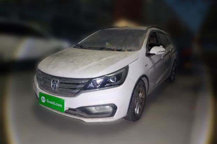 Used Baojun 310W 2017 1.5L Manual Fashion Model China V