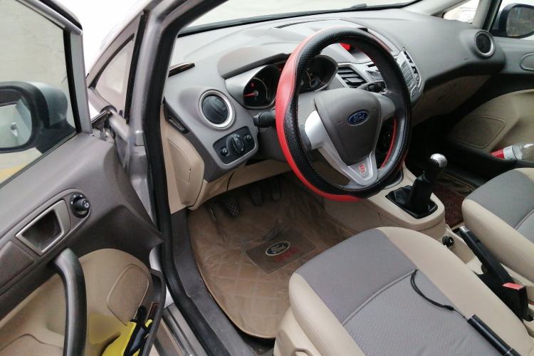 Used Ford Fiesta 2011 Hatchback 1.5L Manual Fashion Edition
