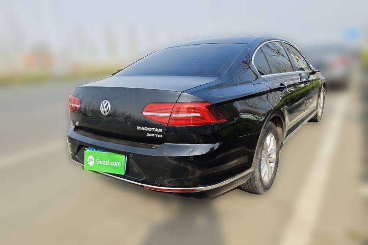 Used Volkswagen Magotan 2017 280TSI DSG Comfort Model Rear Right 45 Deg