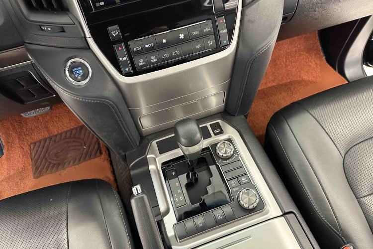 Used Toyota Land Cruiser 2017 4.0L GX 7-Seater U.S.-Spec Version