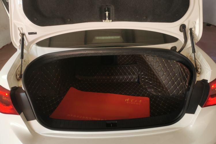 Used Infiniti Q50 2014 2.0T Comfort Edition Trunk