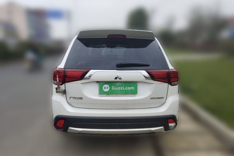 Used Mitsubishi Outlander 2018 2.0L Two-Wheel-Drive Jiale Edition 7-Seater