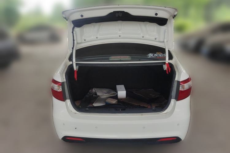 Used Kia K2 2012 Sedan 1.4L MT TOP Commemorative Edition