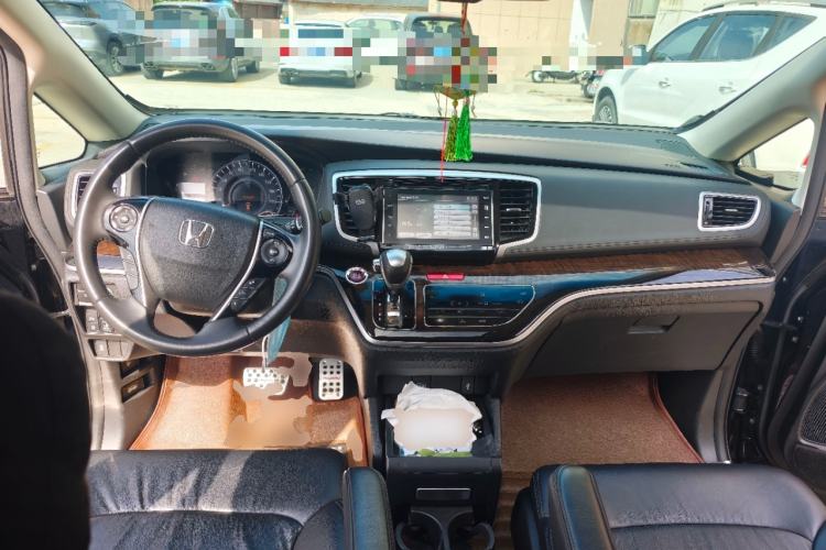 Used Honda Odyssey 2015 2.4L Supreme Edition Center Console