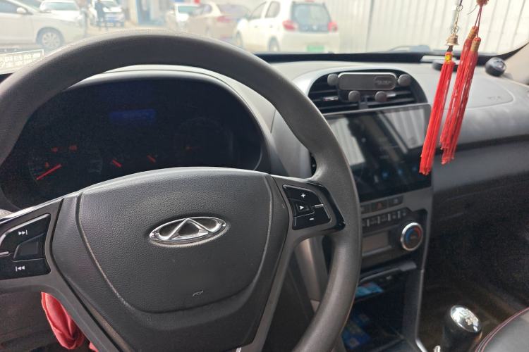 Used Chery Tiggo 3 2014 1.6L Manual Zhishang Edition Center Console