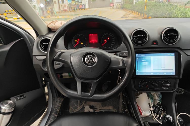 Used Volkswagen Jetta 2017 1.5L Manual Fashion Edition Steering Wheel