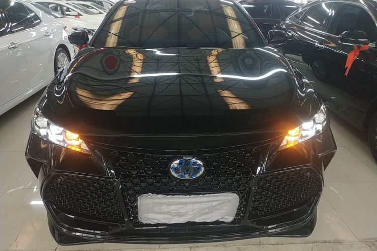 Used Toyota Avalon 2019 Dual-Engine 2.5L XLE Prestige Version China VI Standard