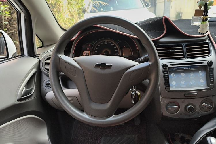 Used Chevrolet Sail 2013 Sedan 1.4L AMT Enjoy Edition Steering Wheel