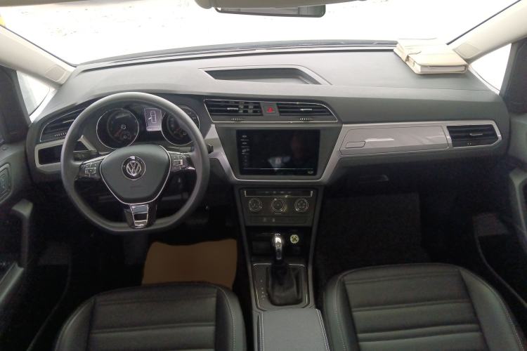 Used Volkswagen Touran 2021 Volkswagen Touran L 280TSI DSG Style Edition 7 Seats
