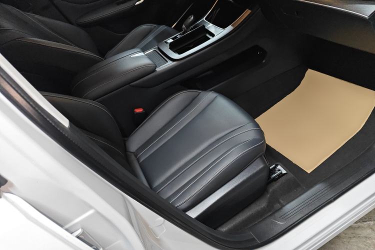 Used Venucia V 2023 260T Idol Edition Pro