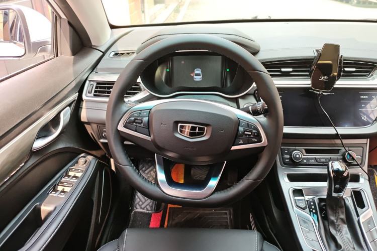 Used Geely Auto Emgrand 2019 Leading Edition 1.5L CVT Upward-Connected Model China VI Standard Steering Wheel