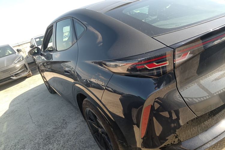 Used Volkswagen ID.UNYX 2024 Pro Long-Range Version
