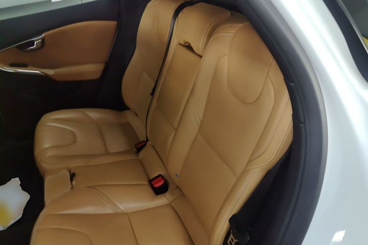 Used Volvo V40 2017 T3 Zhiyi Edition
