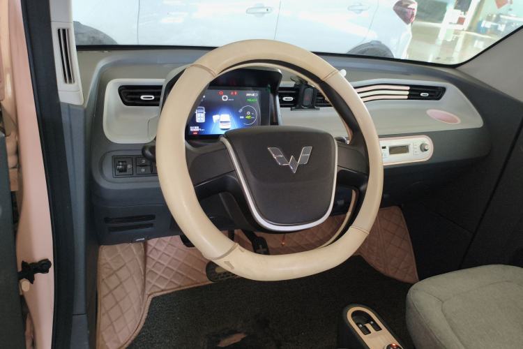 Used Wuling Hongguang MINIEV 2022 Macaron Premium Model – Lithium Iron Phosphate Center Console