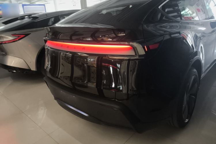 Used Tesla Model Y 2026 Rear-Drive Model
