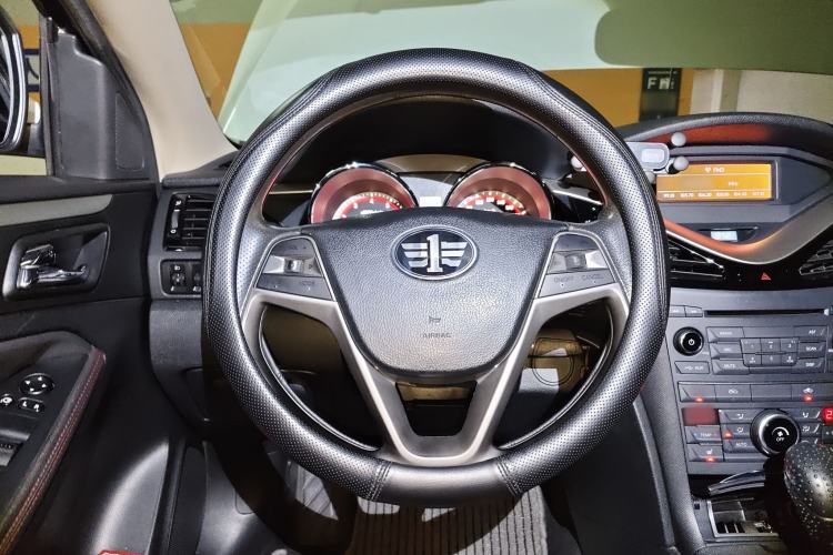 Used Bestune B70 2014 2.0L automatic luxury version
