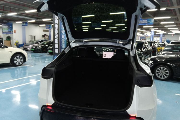 Used Tesla Model Y 2025 Rear-Wheel-Drive Version