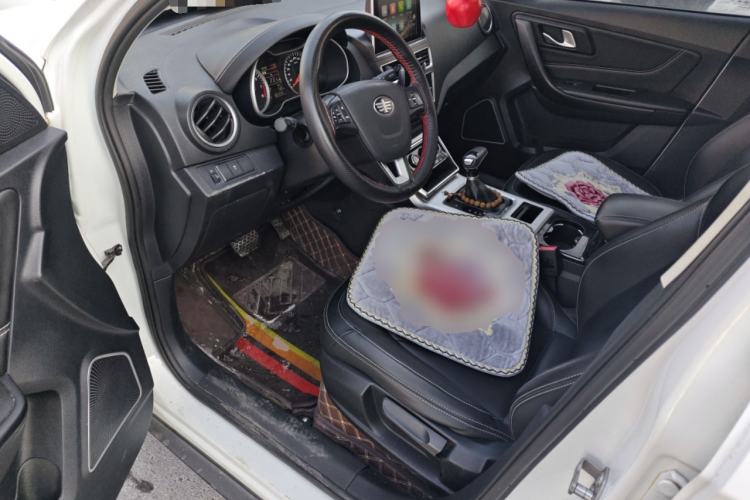 Used Bestune X40 2019 1.6L Automatic Luxury Version China V Emission Standard
