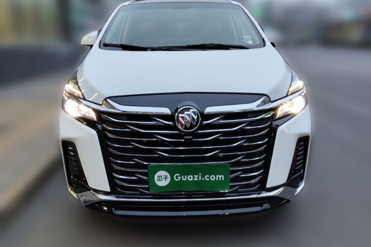 Used Buick GL8 2023 Facelifted Land Cruiser Executive Luxury Version