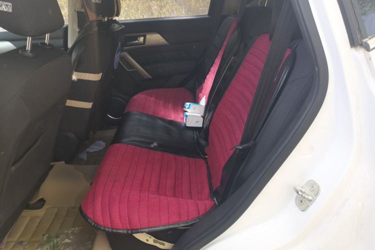 Used Haval H2 2016 Red-Label 1.5T Manual Two-Wheel Drive Comfort Model Left Rear Seat