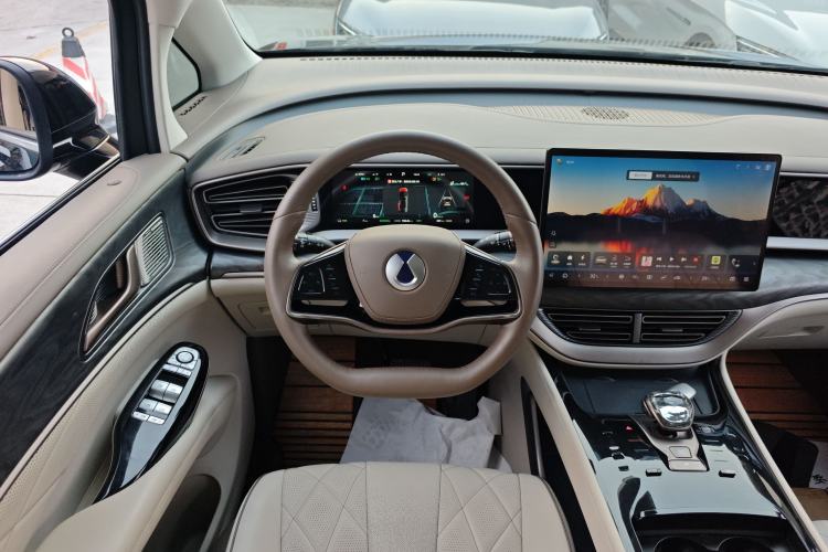 Used Denza D9 2022 DM-i 945 Luxury Model
