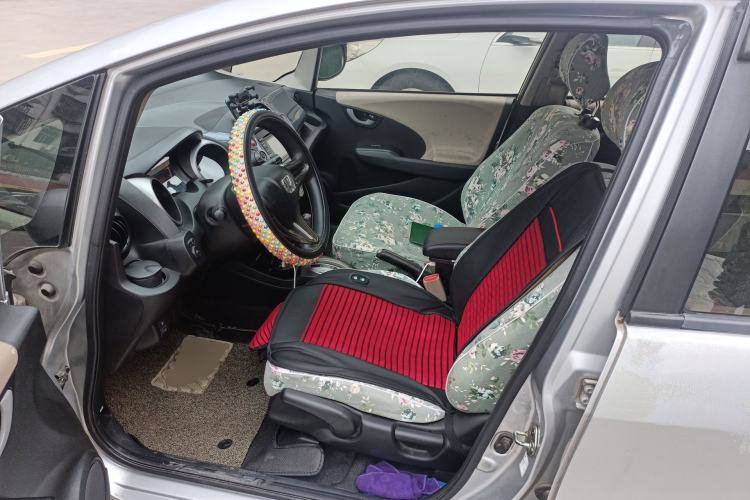 Used Honda Fit 2011 1.3L automatic comfort version